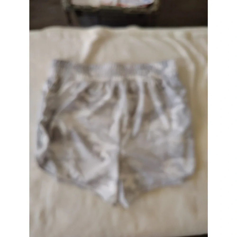 Avia Womens Gray Camo Athletic Shorts Smocked Waist Dolphin Hem Size‎ L 12-14